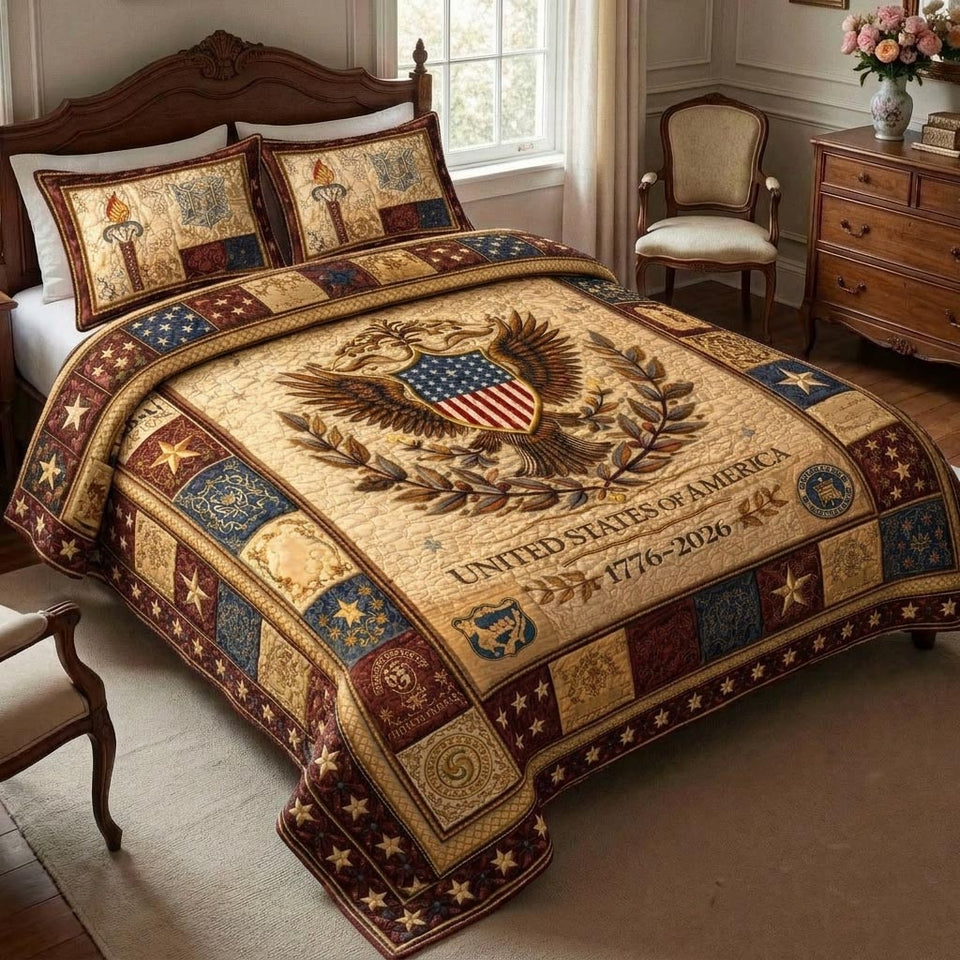 Heritage Patch Golden Crest Laurel quilted bedding set, another view of the printed design